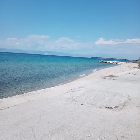 Roses 2 Skala Sotiros