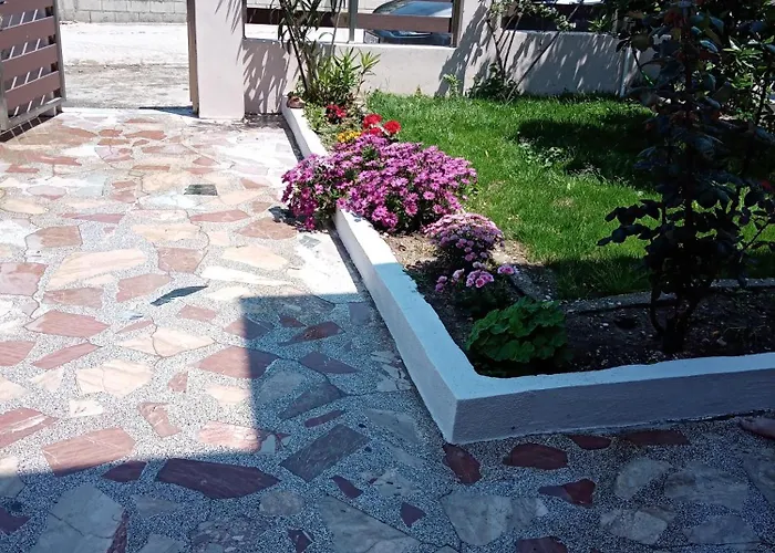 Apartamento Roses 2 *